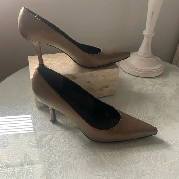 Stewart Weitzman - Picture 2 of 3